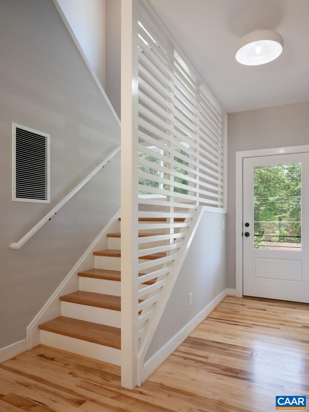 106 BUCKINGHAM CIR