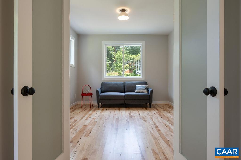 106 BUCKINGHAM CIR