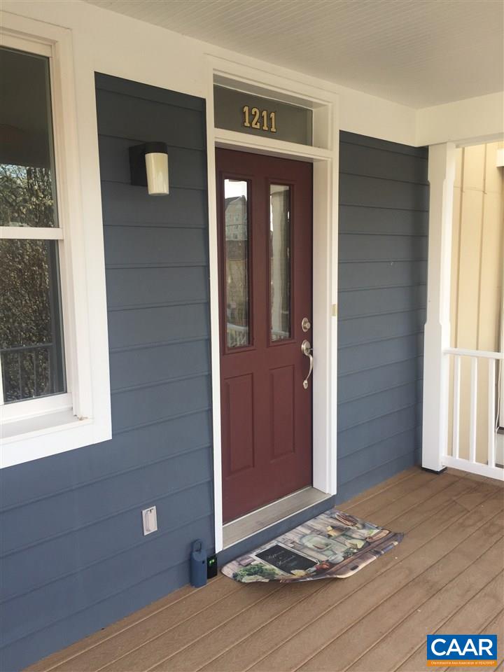 1201 JOHN ST