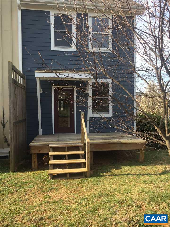1201 JOHN ST