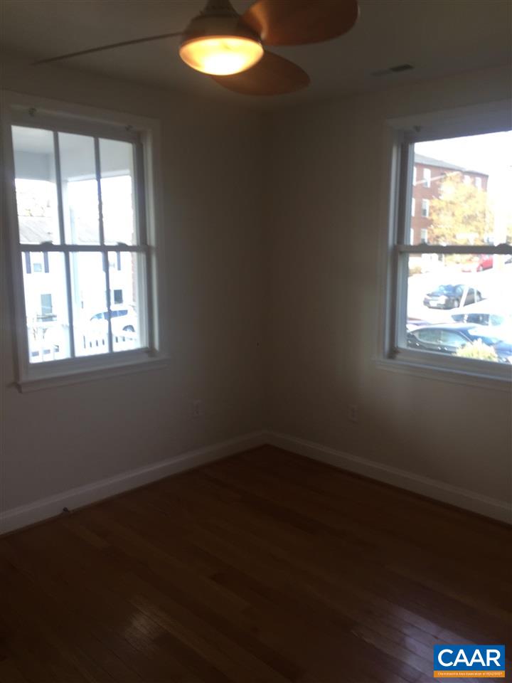 1201 JOHN ST