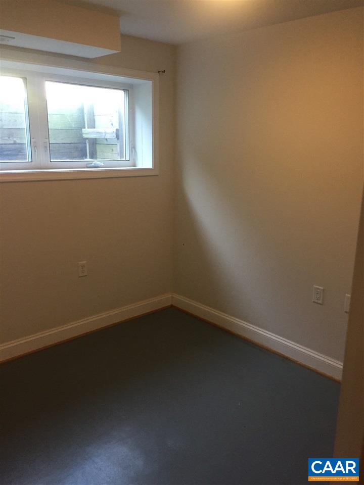 1201 JOHN ST