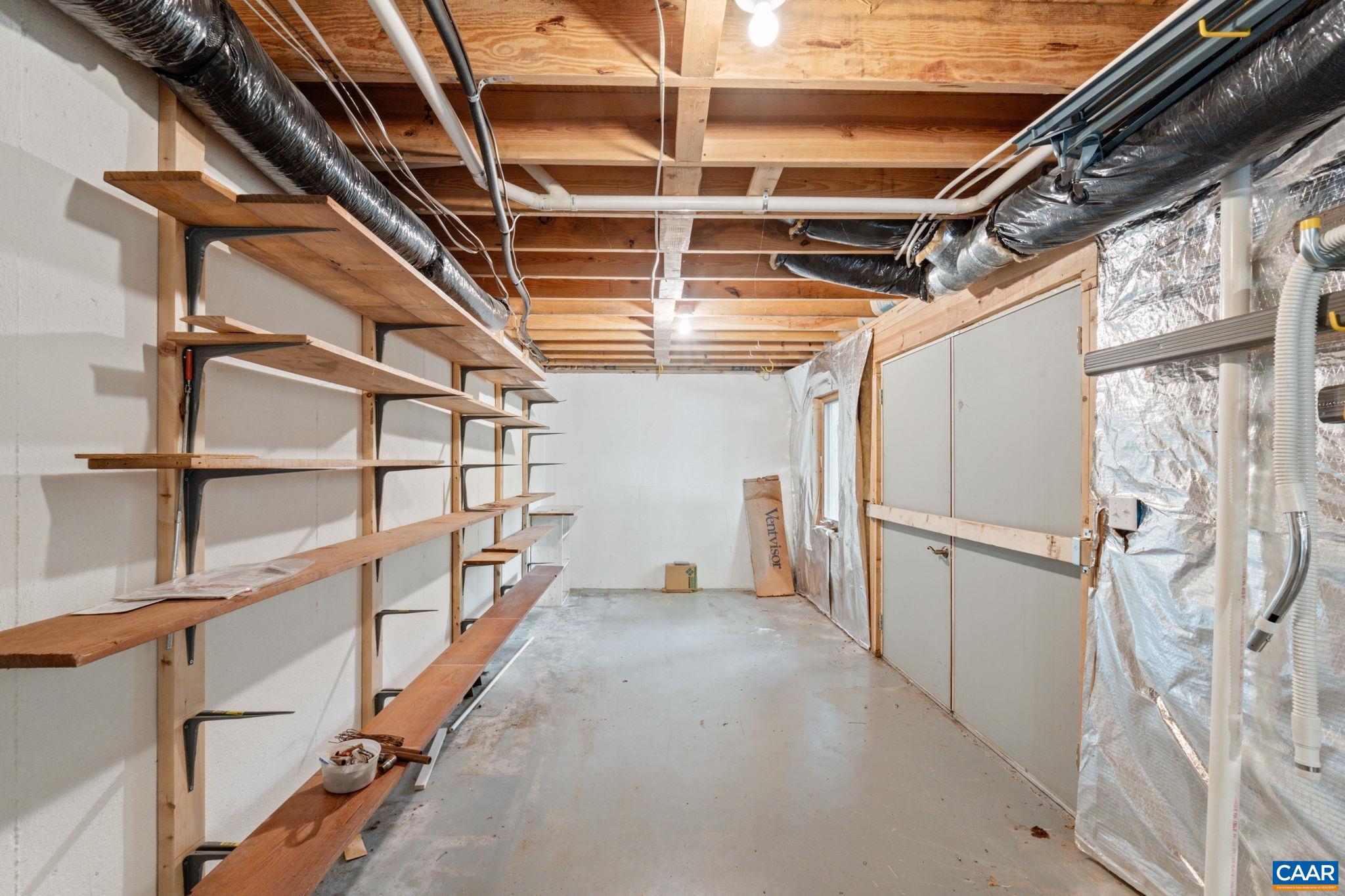 22 BAREFOOT LN