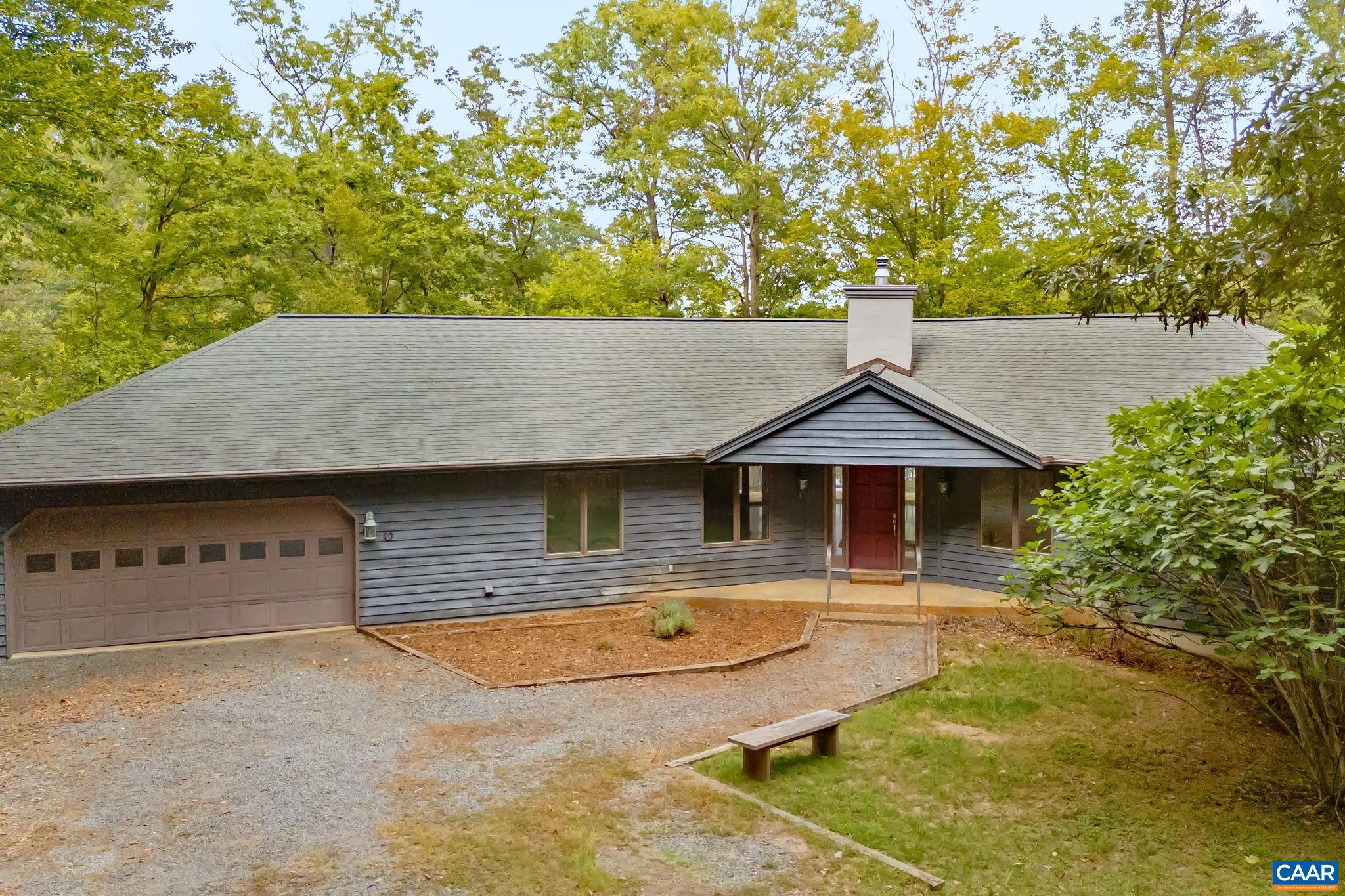 22 BAREFOOT LN
