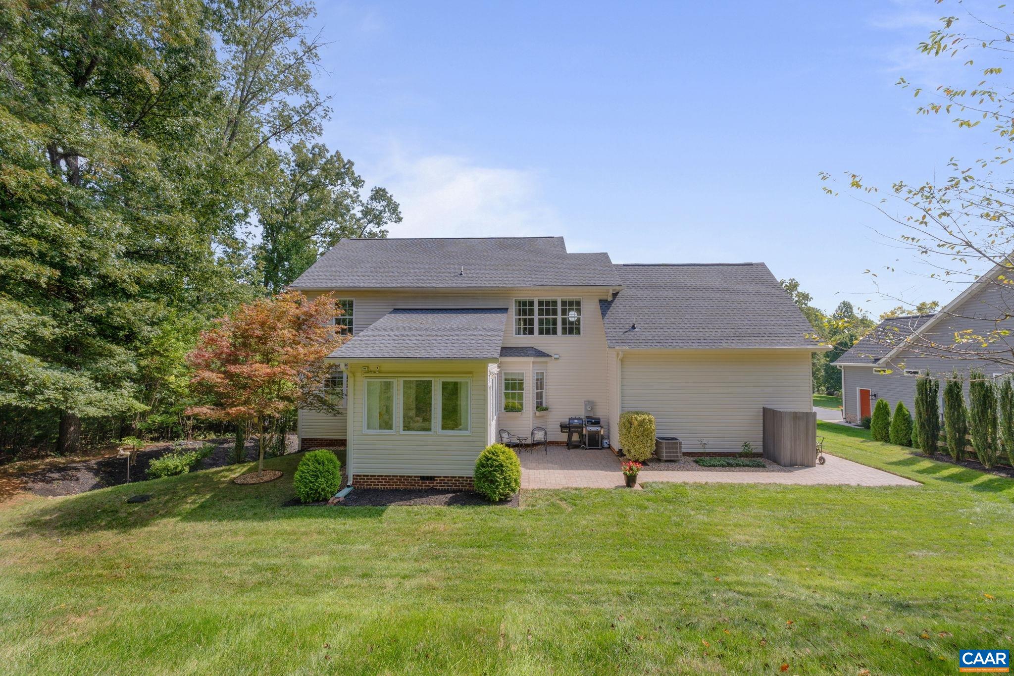 397 LAKE DR