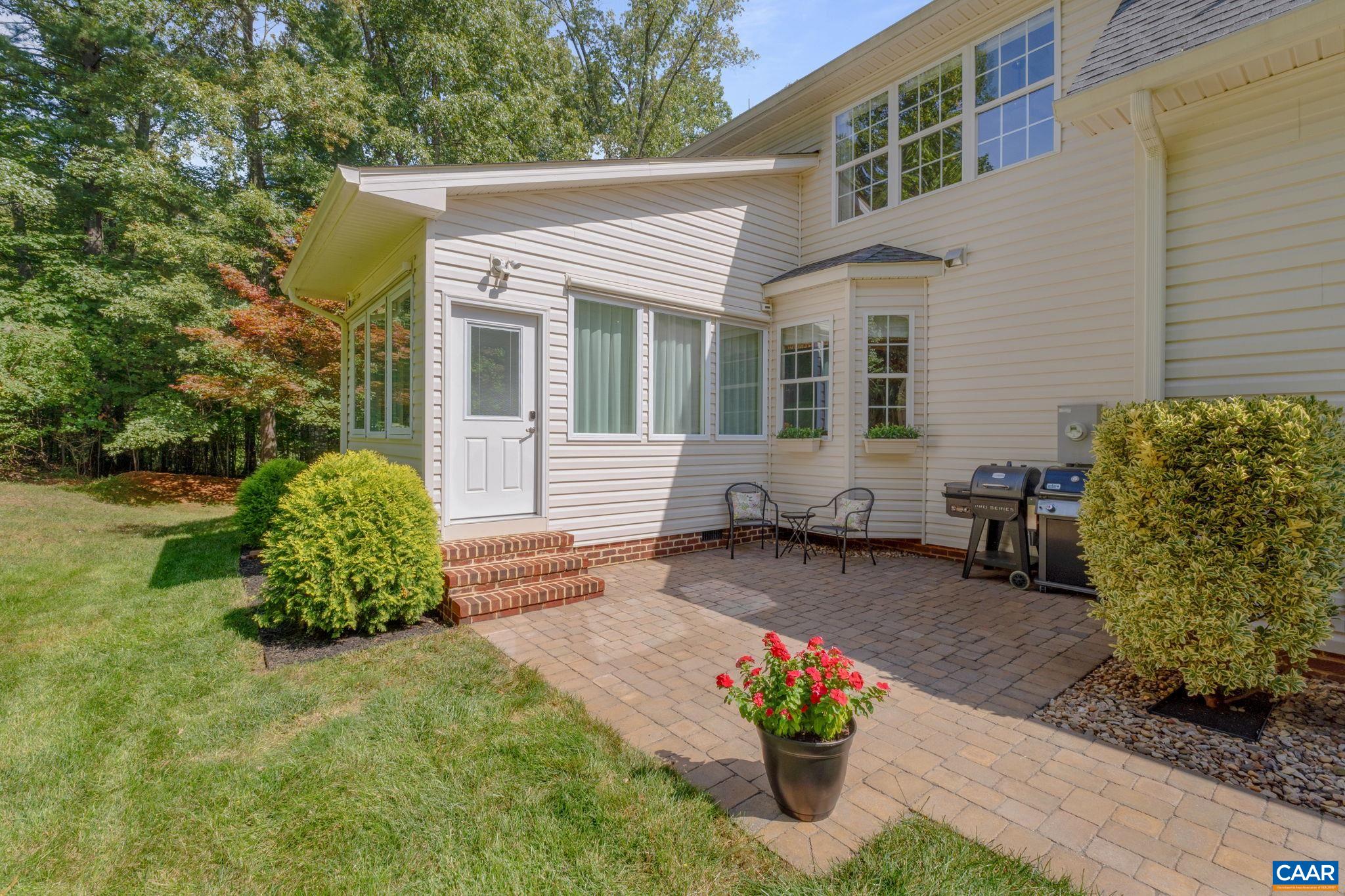 397 LAKE DR
