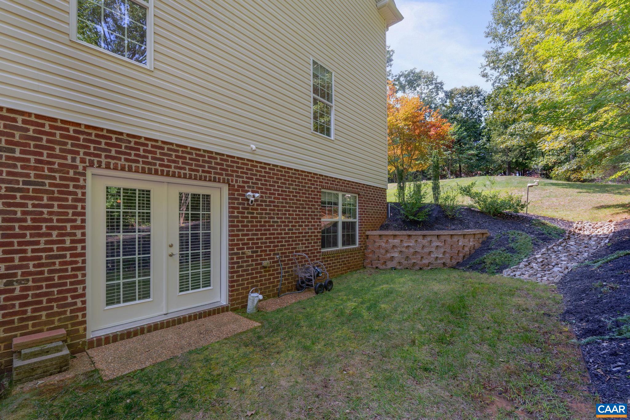 397 LAKE DR