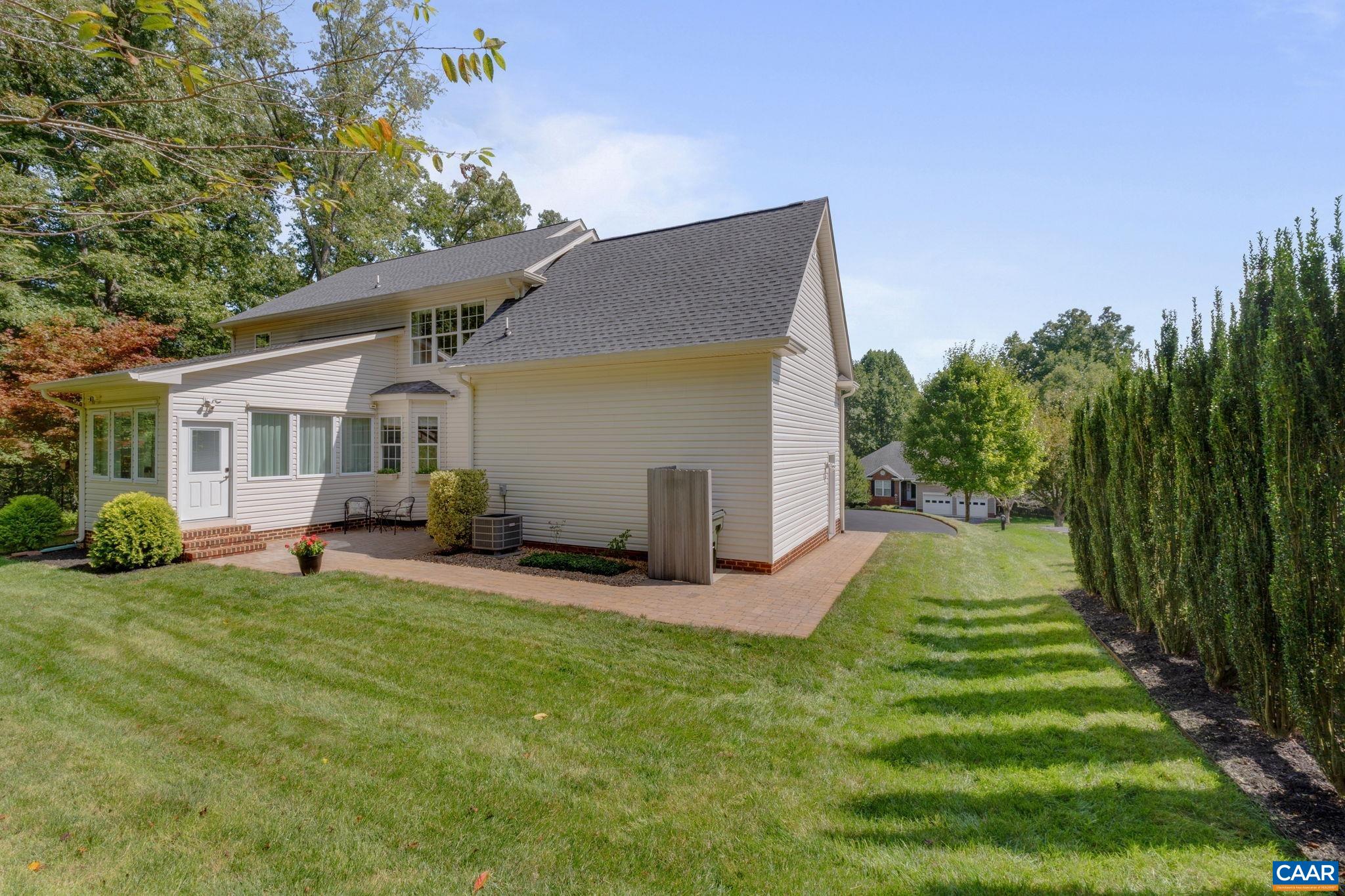 397 LAKE DR