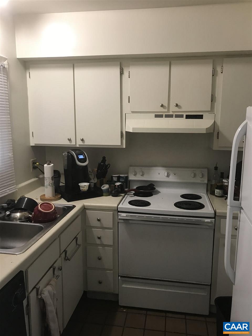 1305 WERTLAND ST Unit: B4