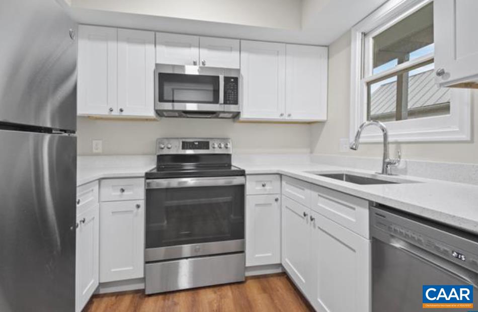 1307 WERTLAND ST Unit: c7