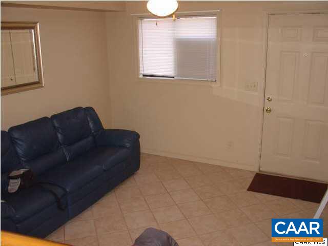 2100 JEFFERSON PARK AVE Unit: 5