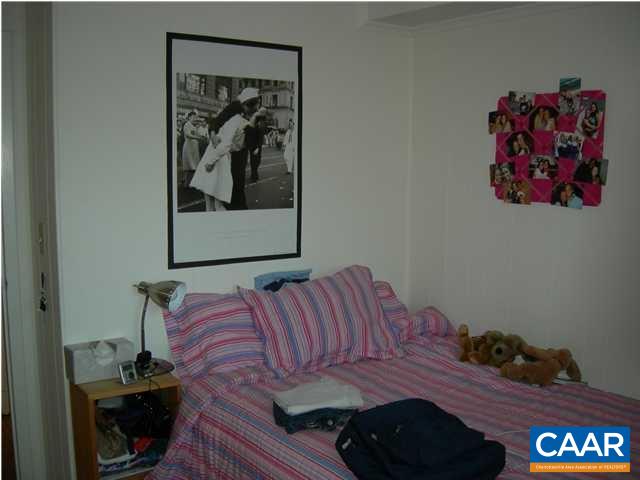 2100 JEFFERSON PARK AVE Unit: 8