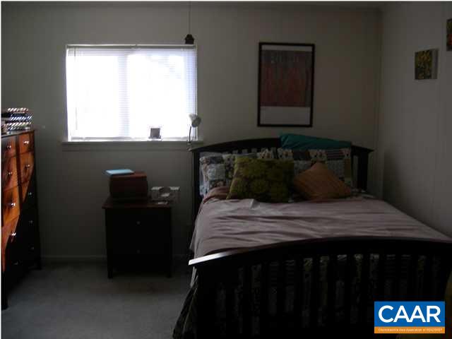 2100 JEFFERSON PARK AVE Unit: 8