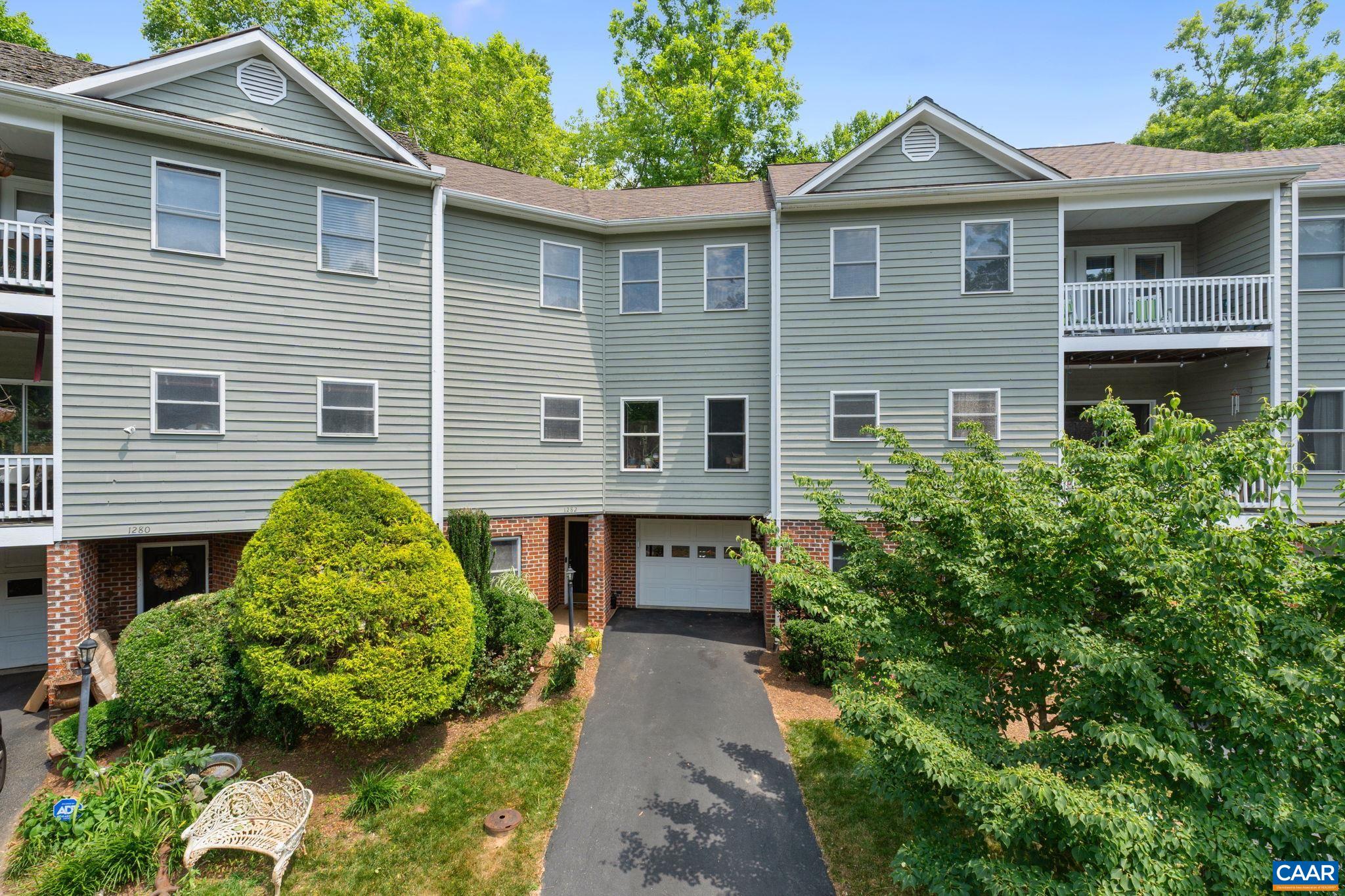 1282 CHATHAM RDG