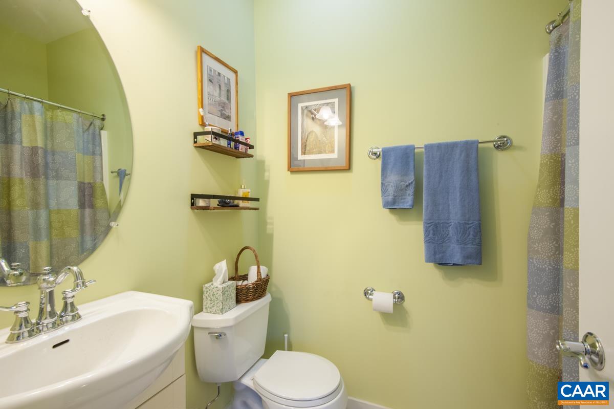 1013 LINDEN AVE Unit: M