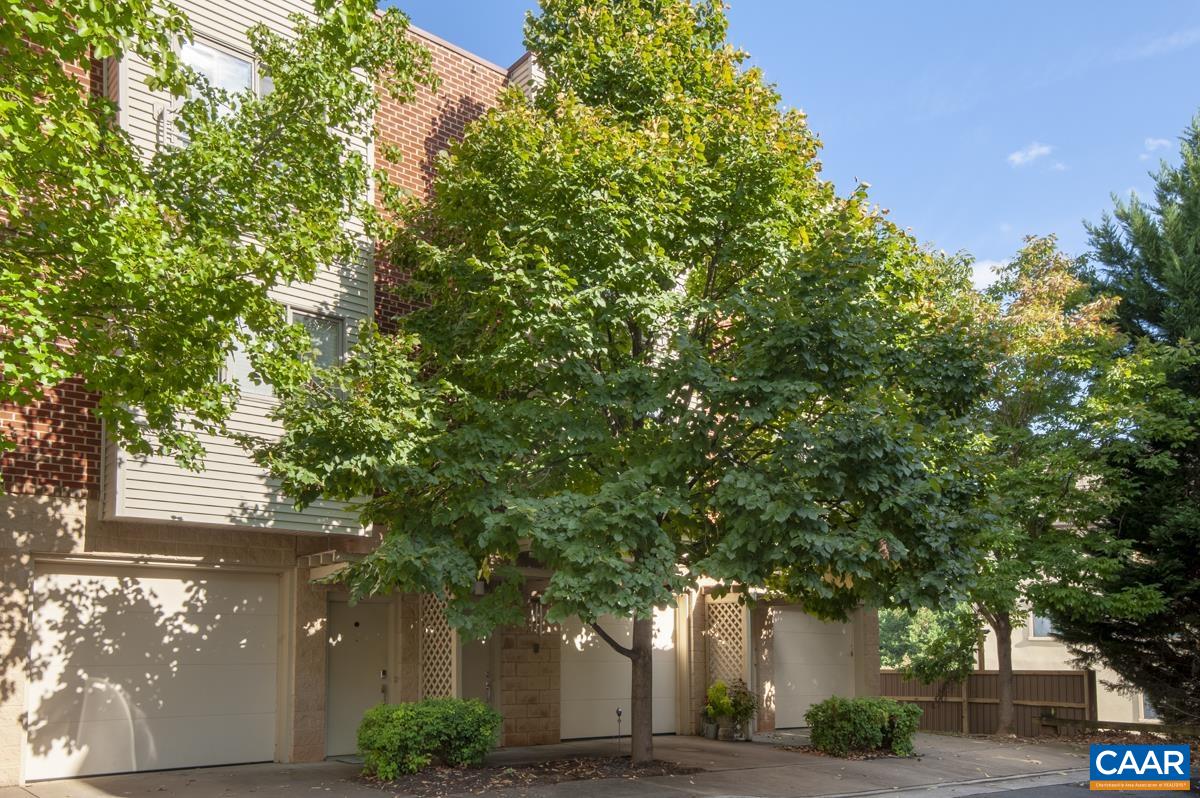 1013 LINDEN AVE Unit: M