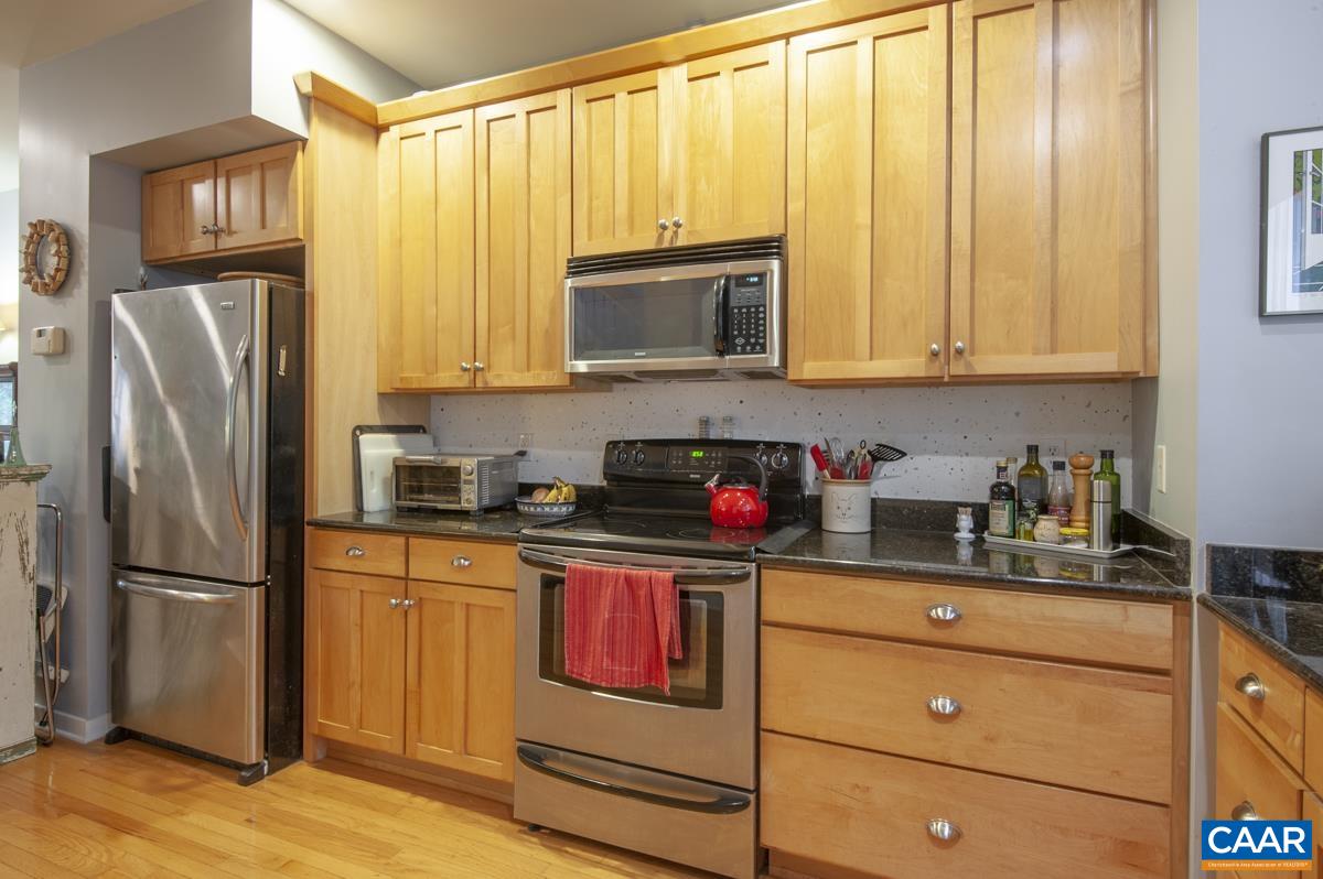 1013 LINDEN AVE Unit: M