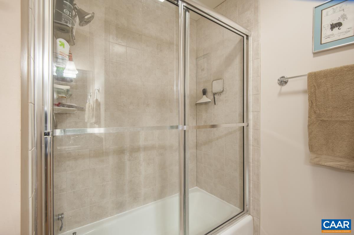 1013 LINDEN AVE Unit: M