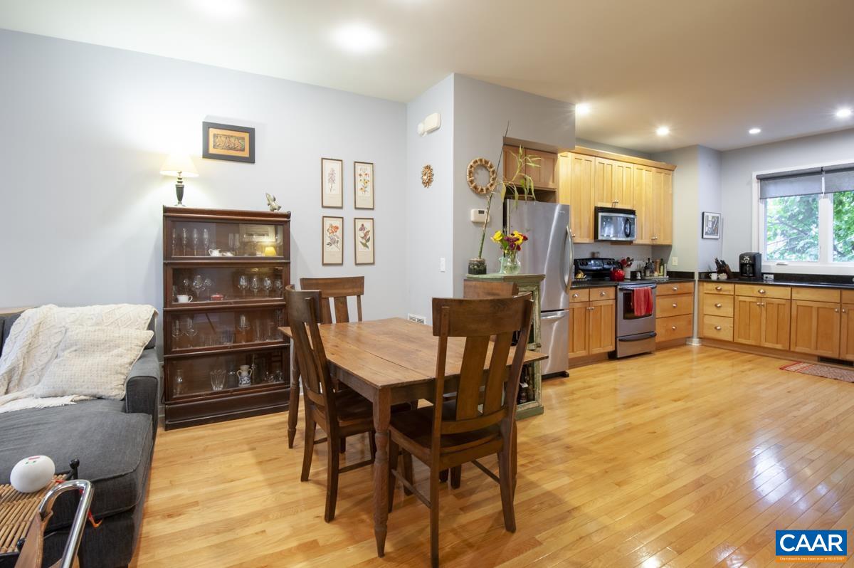 1013 LINDEN AVE Unit: M