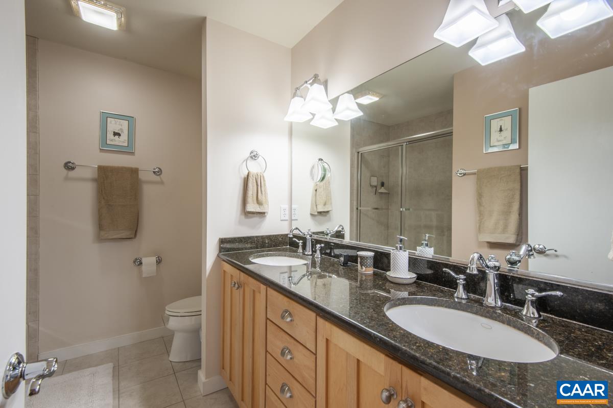 1013 LINDEN AVE Unit: M