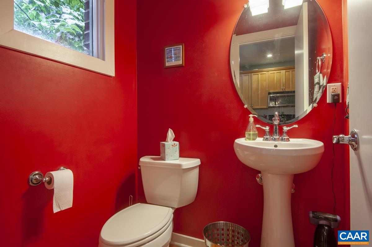 1013 LINDEN AVE Unit: M