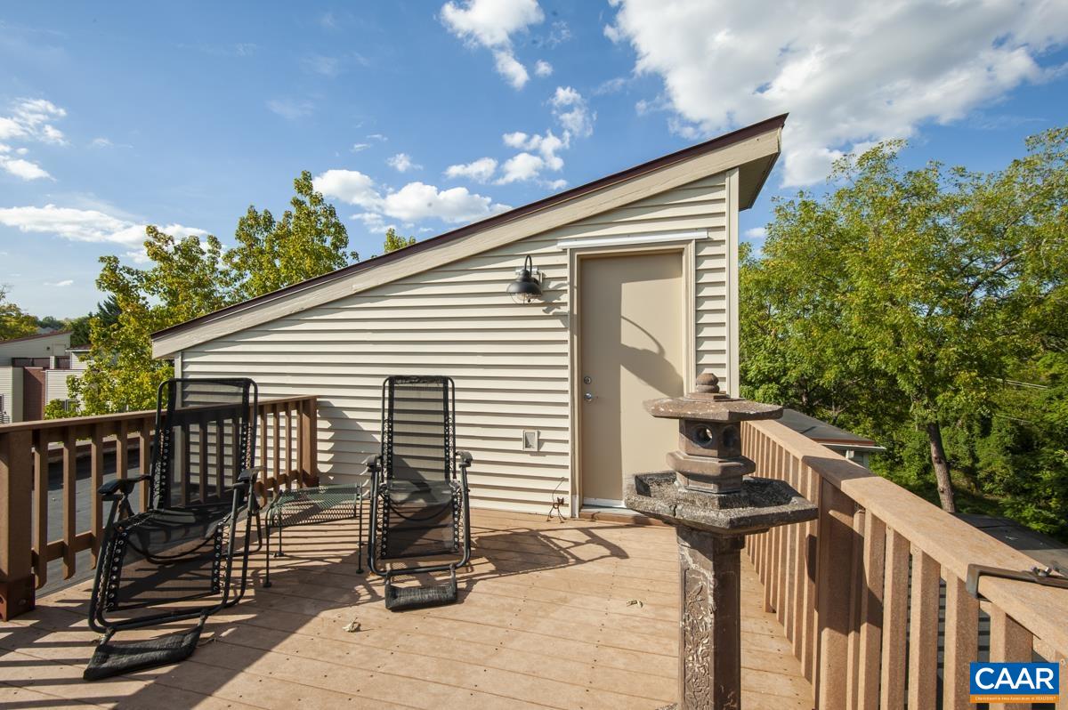 1013 LINDEN AVE Unit: M