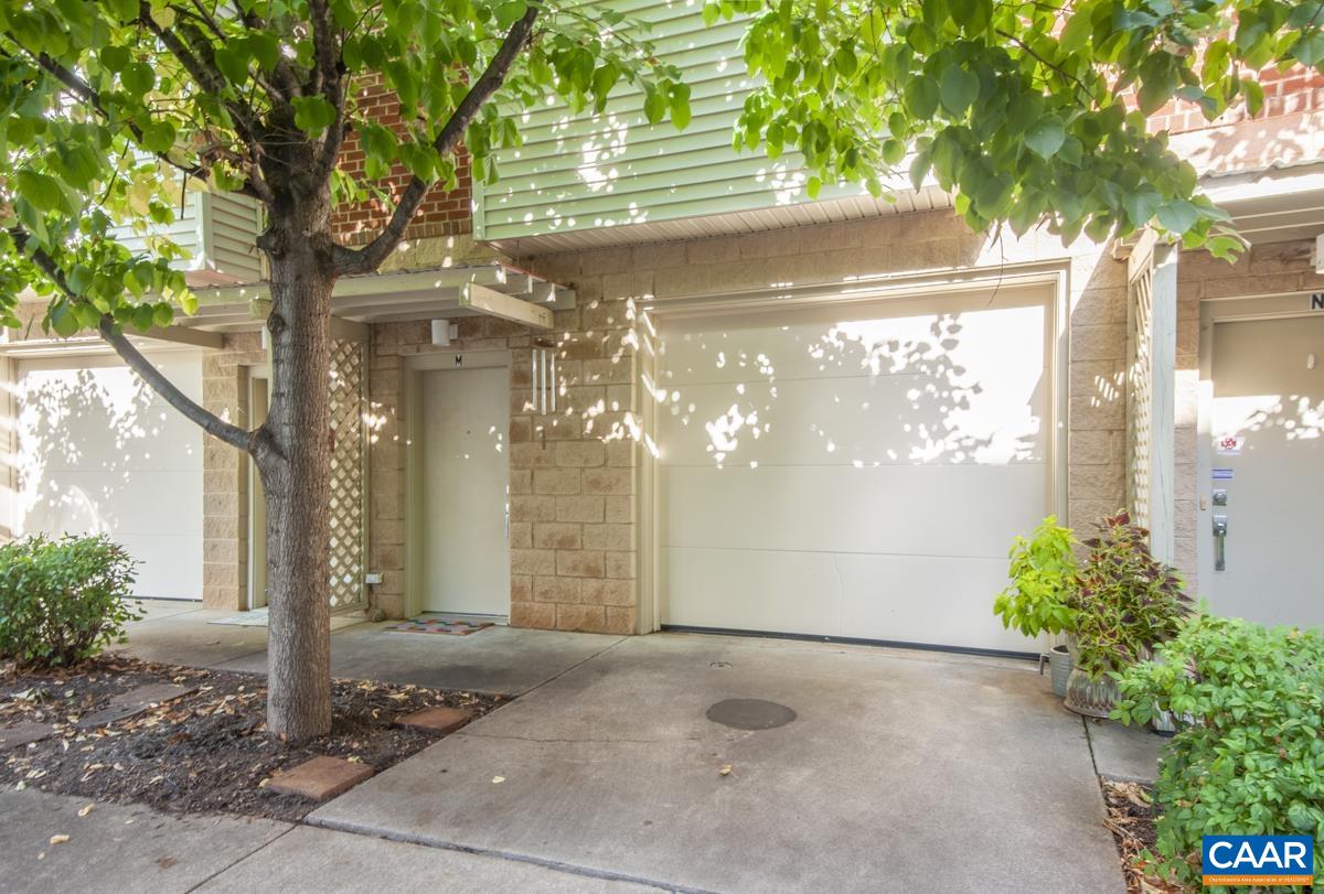 1013 LINDEN AVE Unit: M