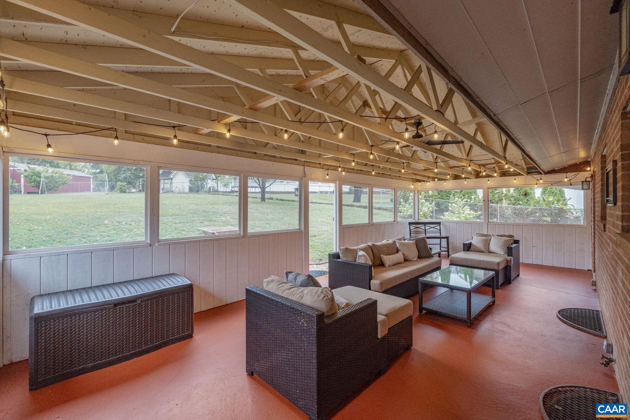 2305 WILLIAMSBURG RD