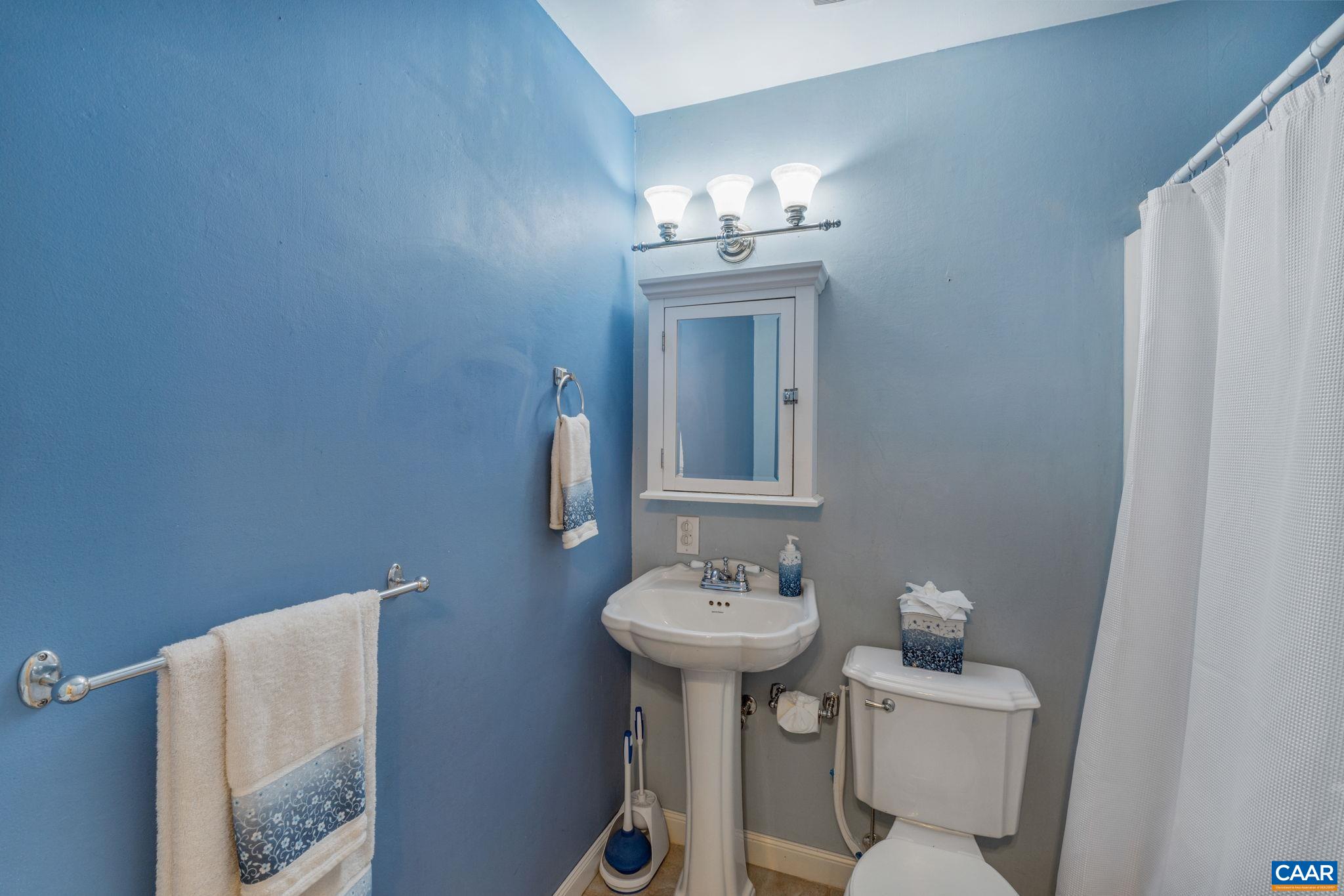 2305 WILLIAMSBURG RD