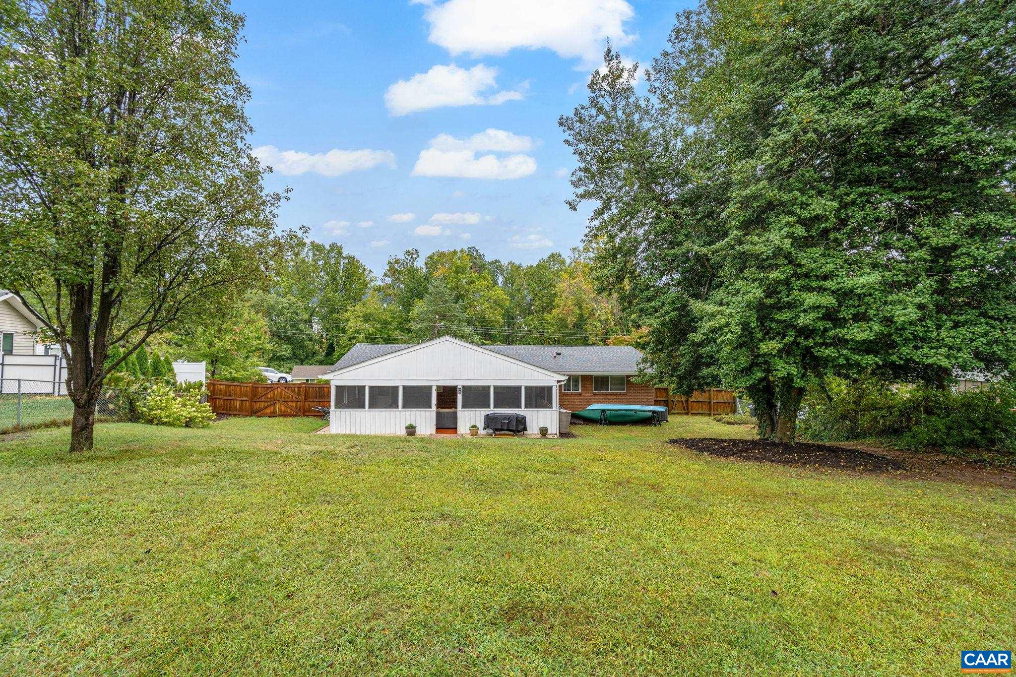 2305 WILLIAMSBURG RD