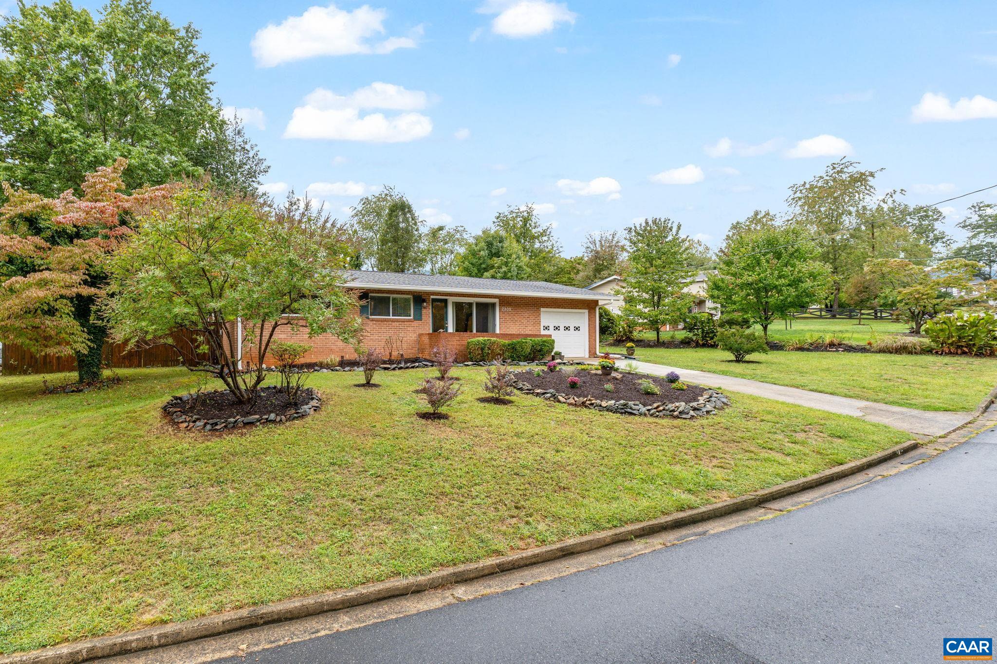 2305 WILLIAMSBURG RD