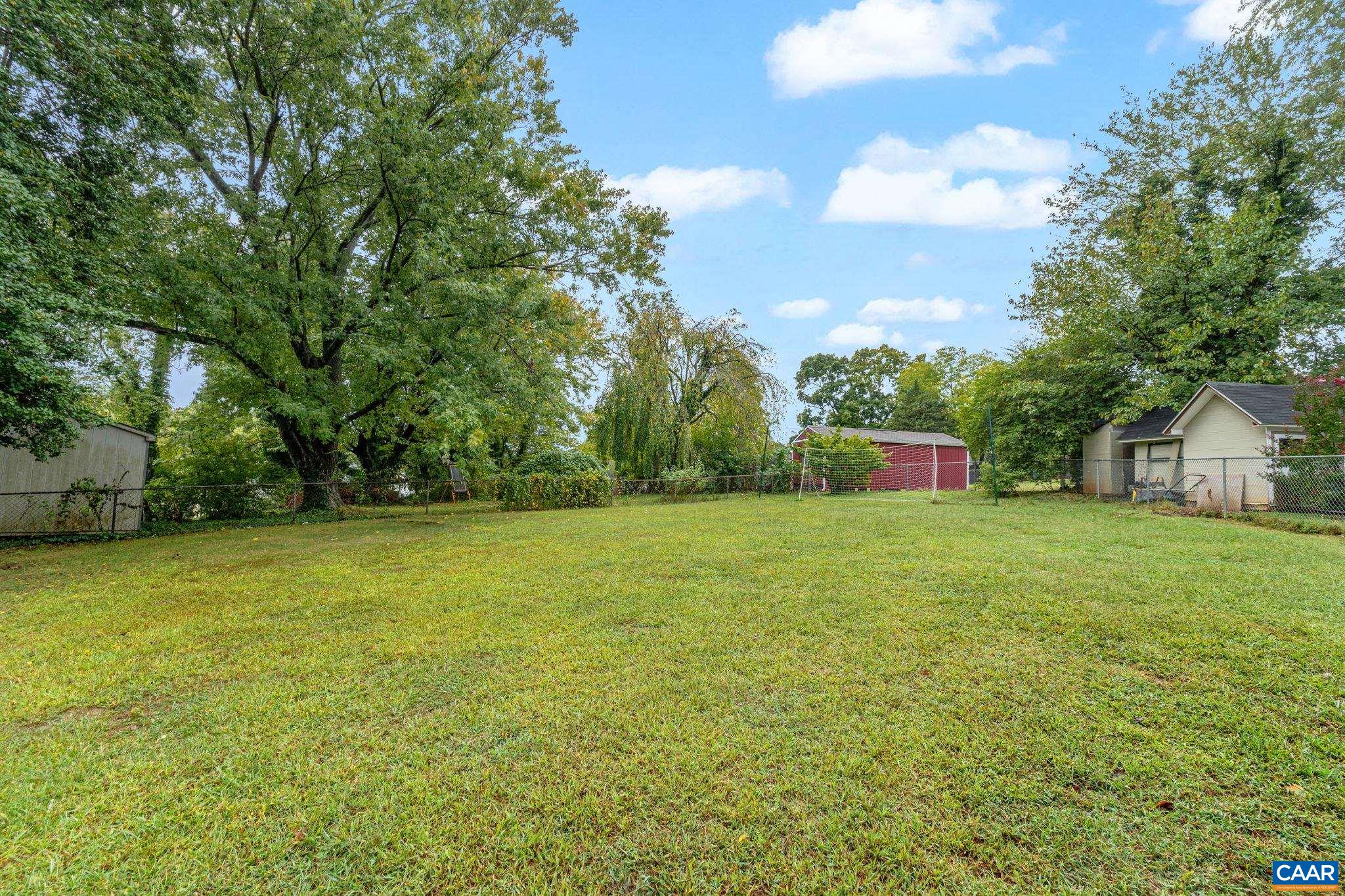 2305 WILLIAMSBURG RD