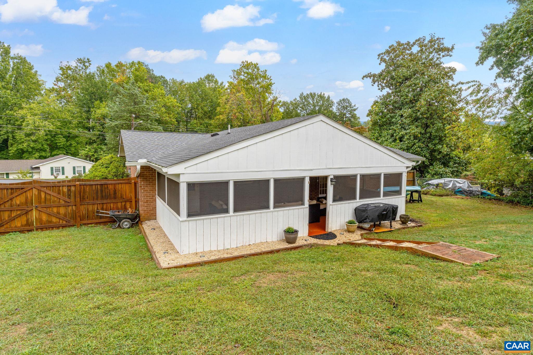 2305 WILLIAMSBURG RD