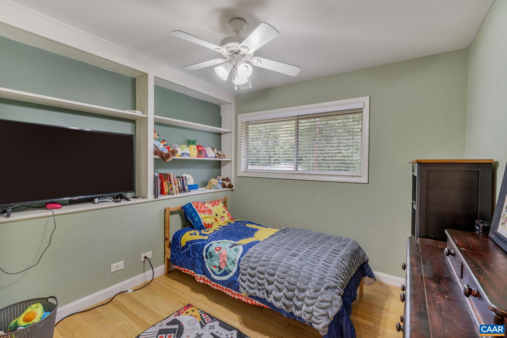 2305 WILLIAMSBURG RD