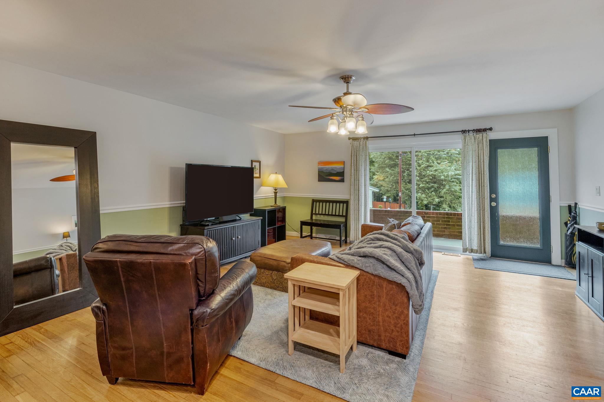 2305 WILLIAMSBURG RD