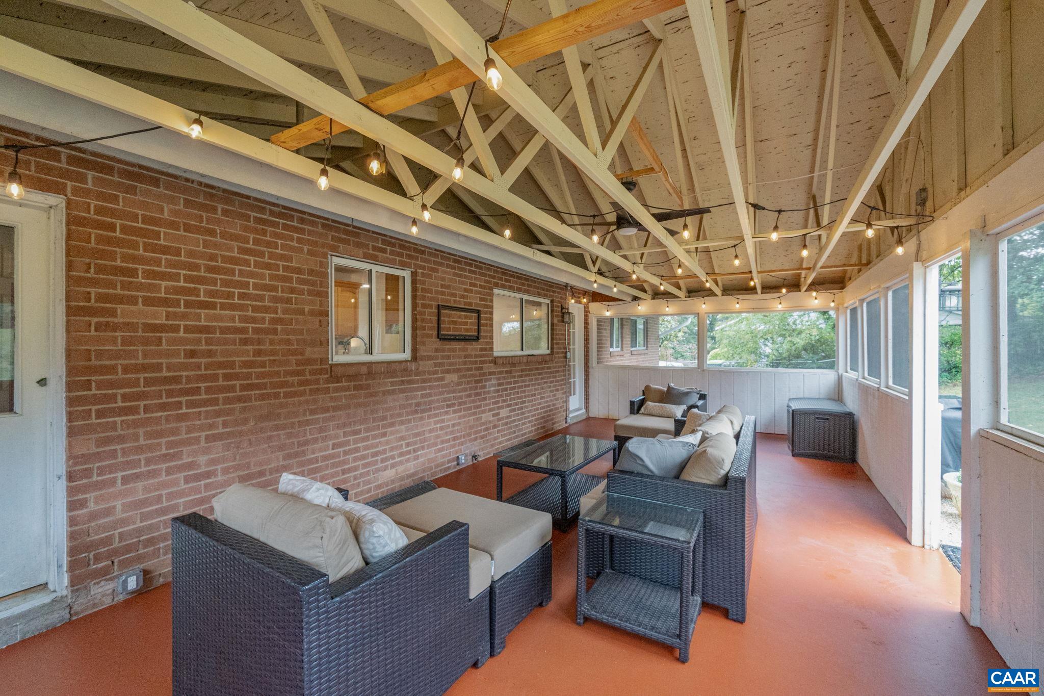 2305 WILLIAMSBURG RD