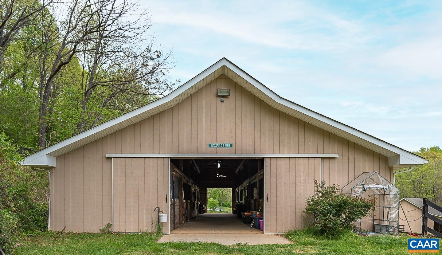 425 GREENFIELD RD