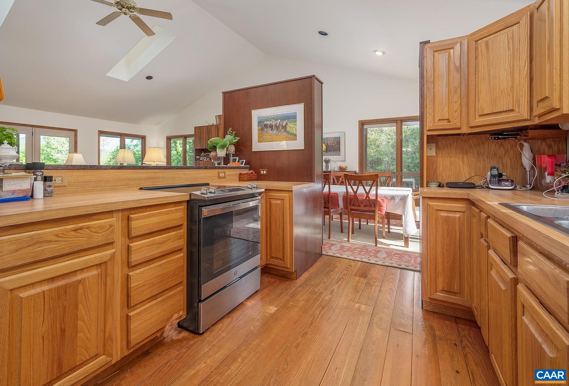 425 GREENFIELD RD