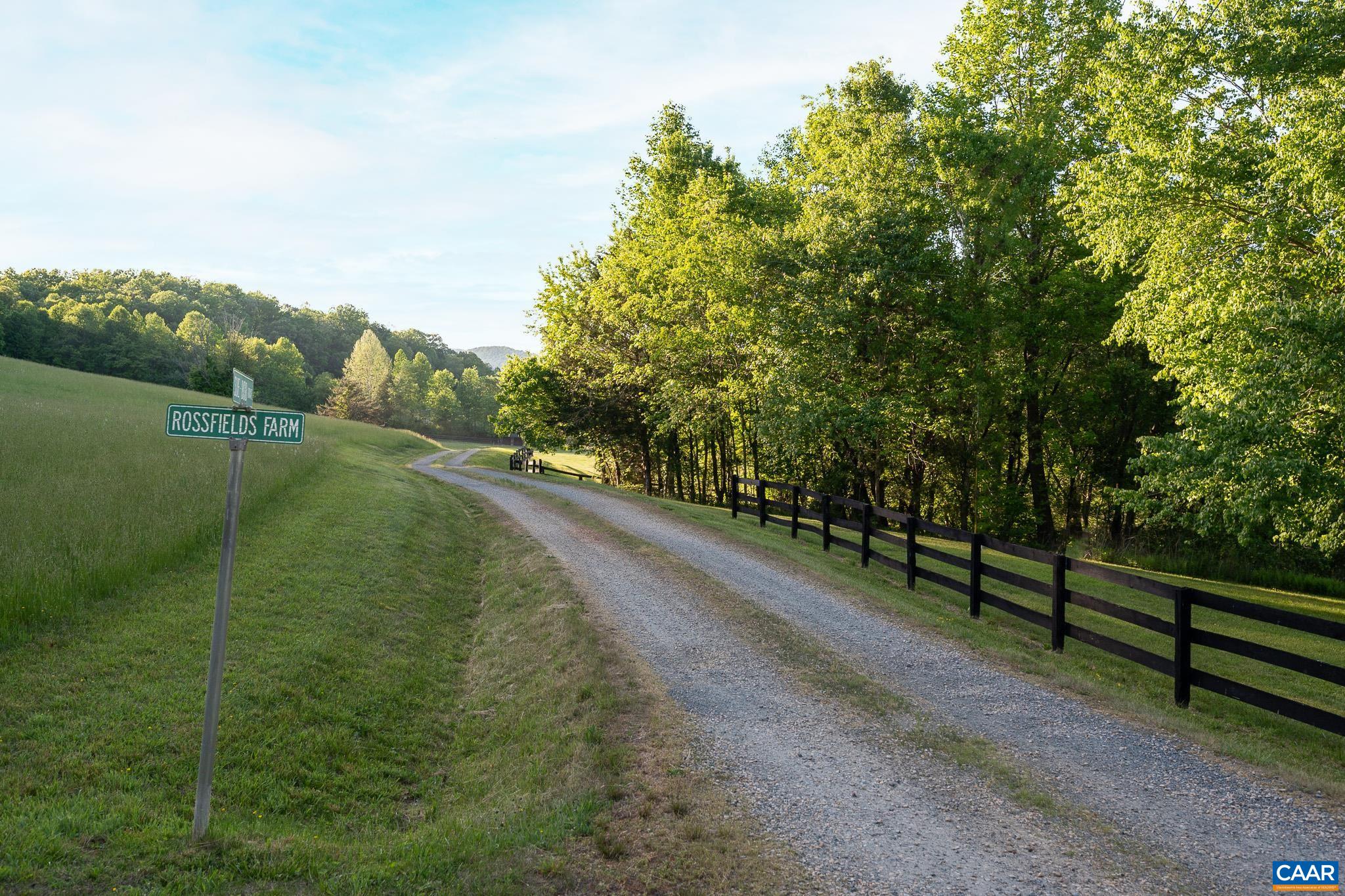 425 GREENFIELD RD
