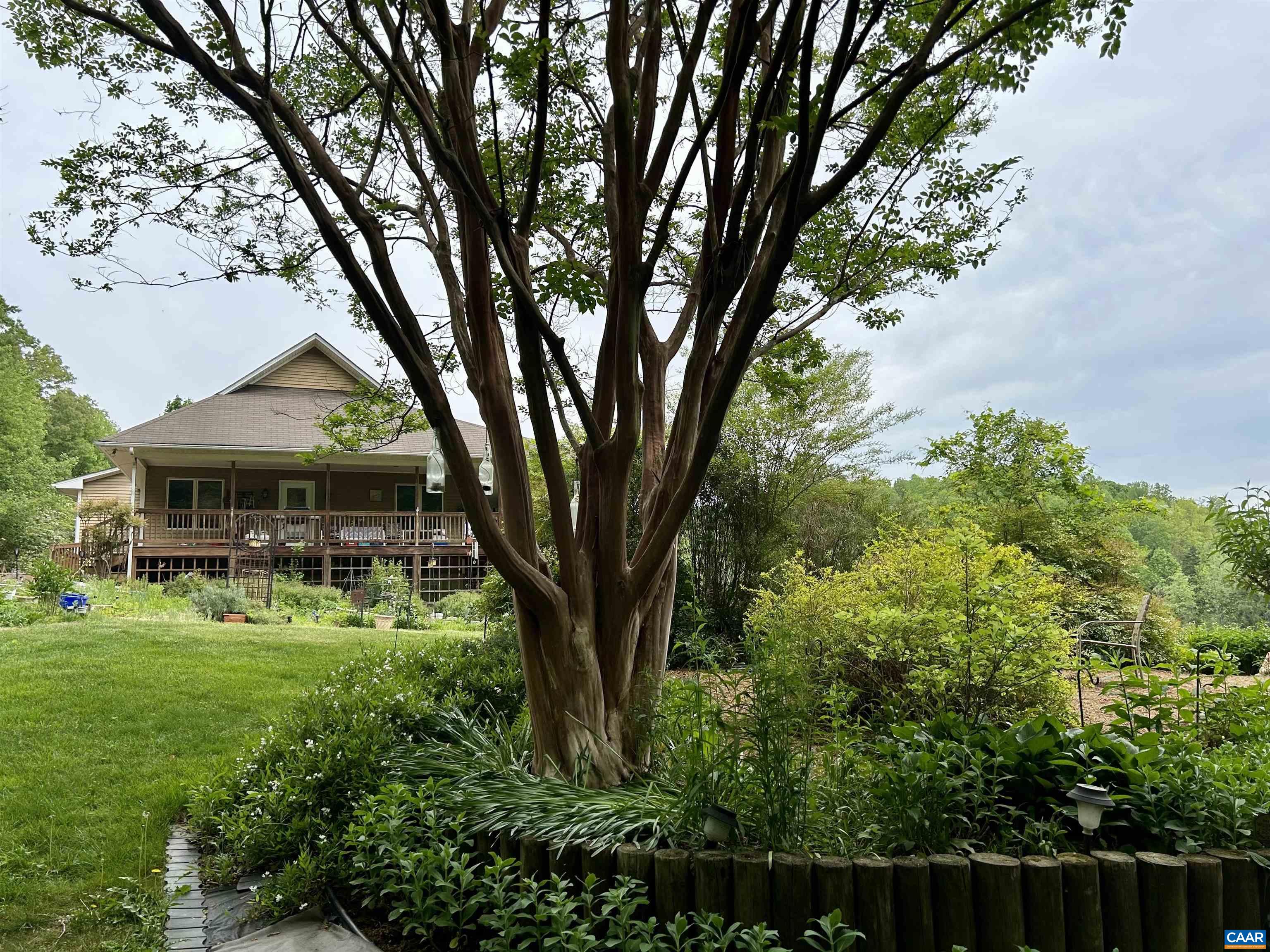 425 GREENFIELD RD