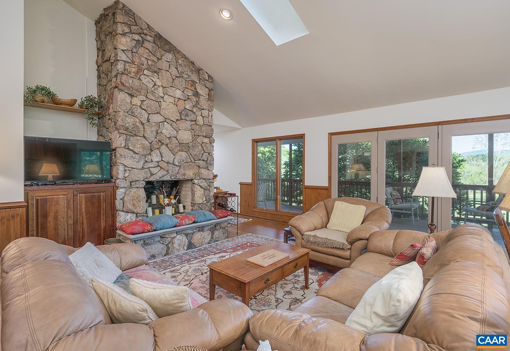 425 GREENFIELD RD