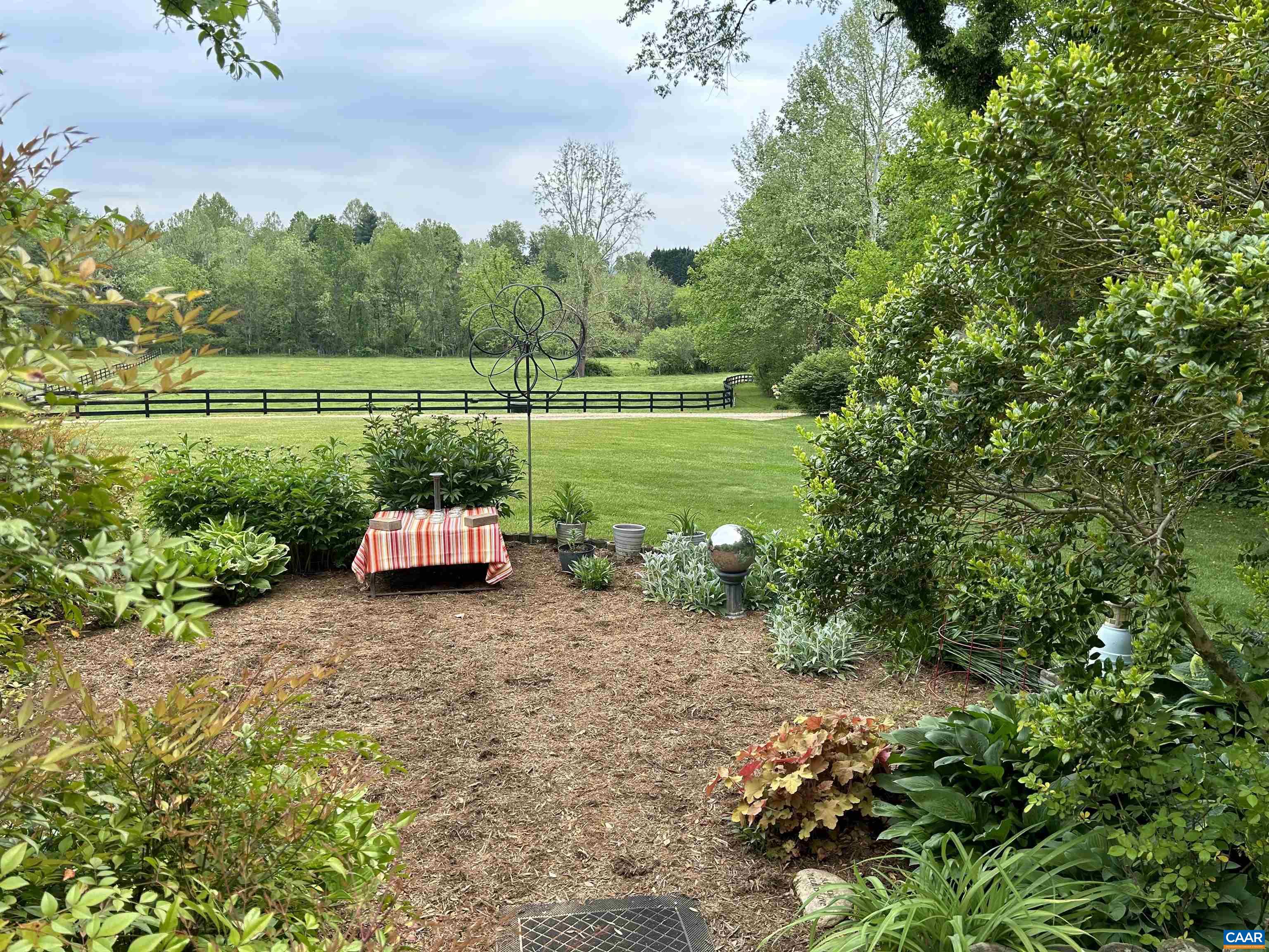 425 GREENFIELD RD