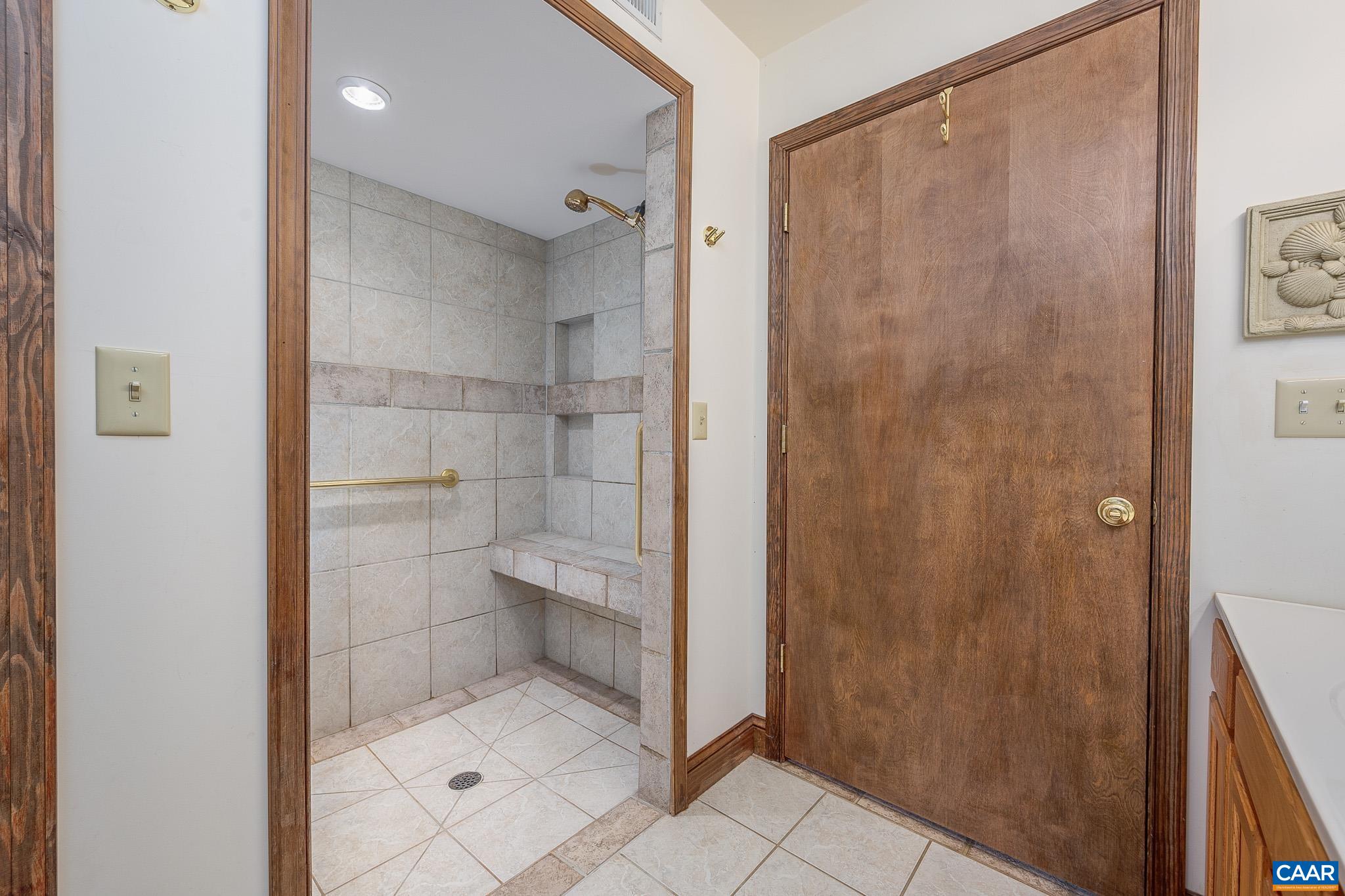 425 GREENFIELD RD