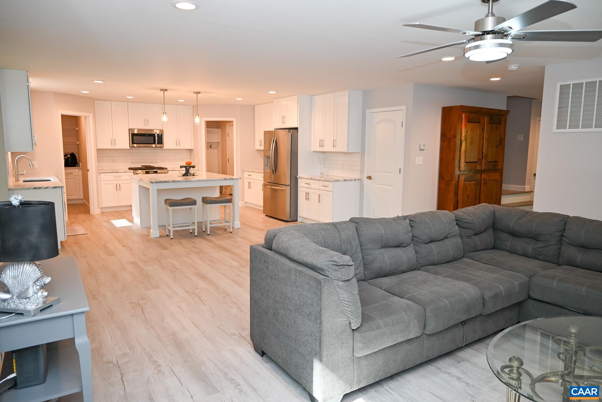 9 SASSAFRAS RD