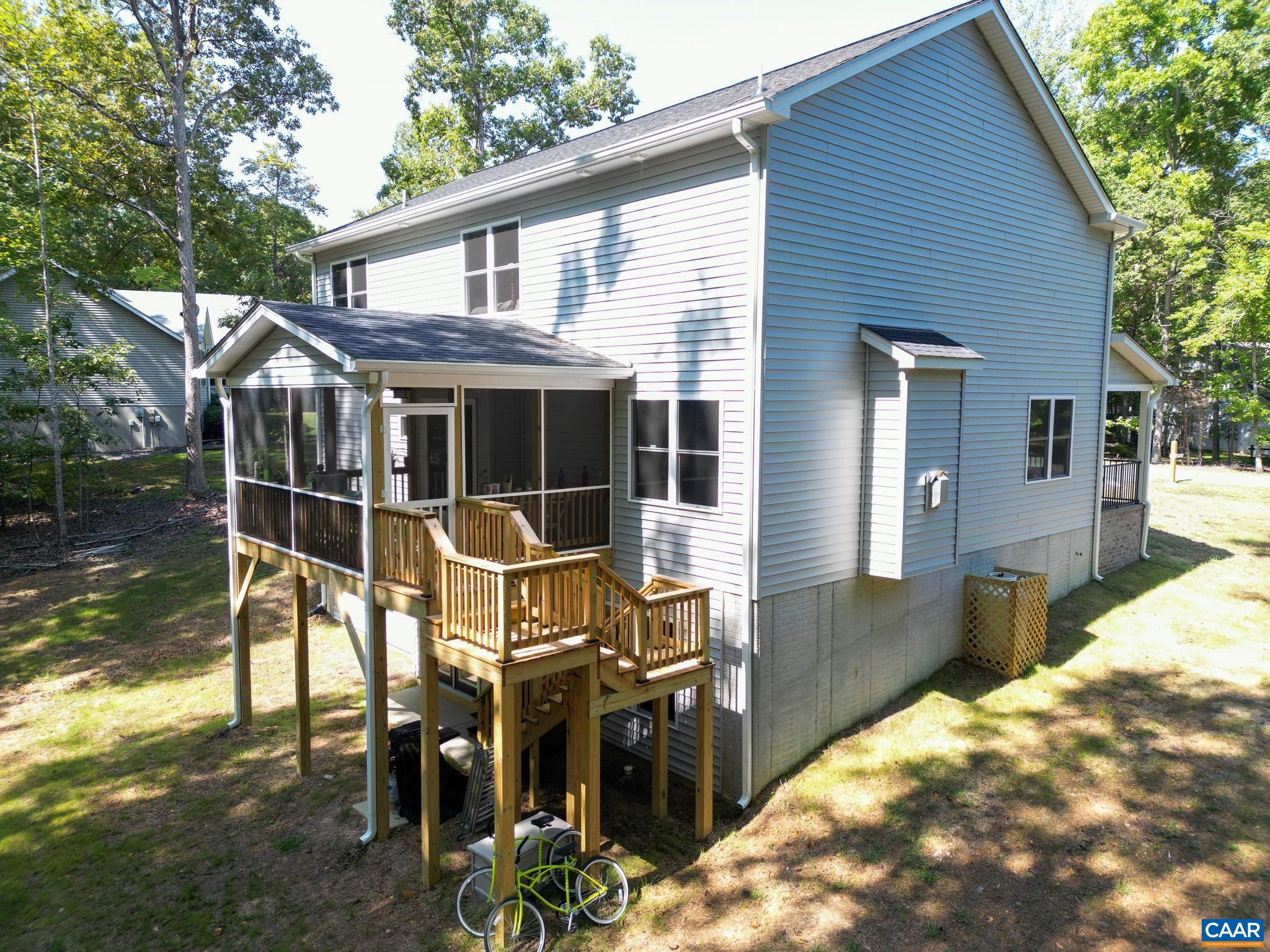 9 SASSAFRAS RD