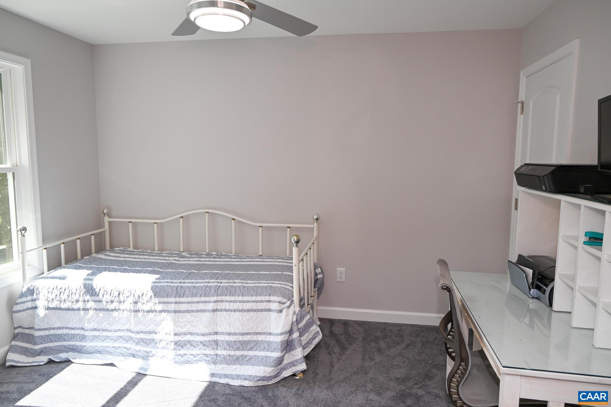 9 SASSAFRAS RD