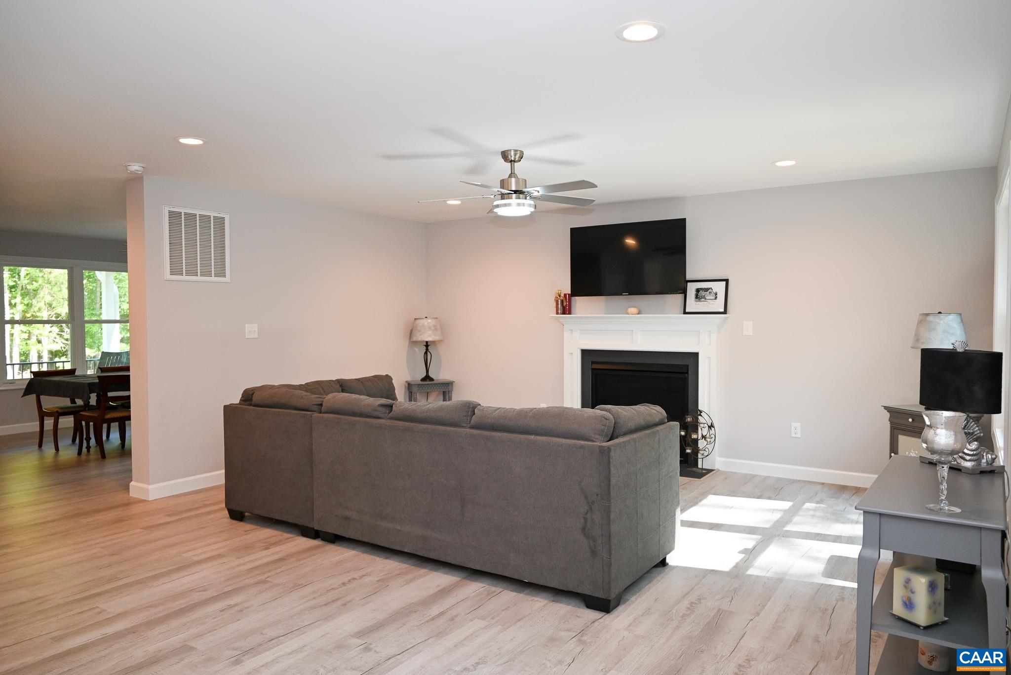 9 SASSAFRAS RD
