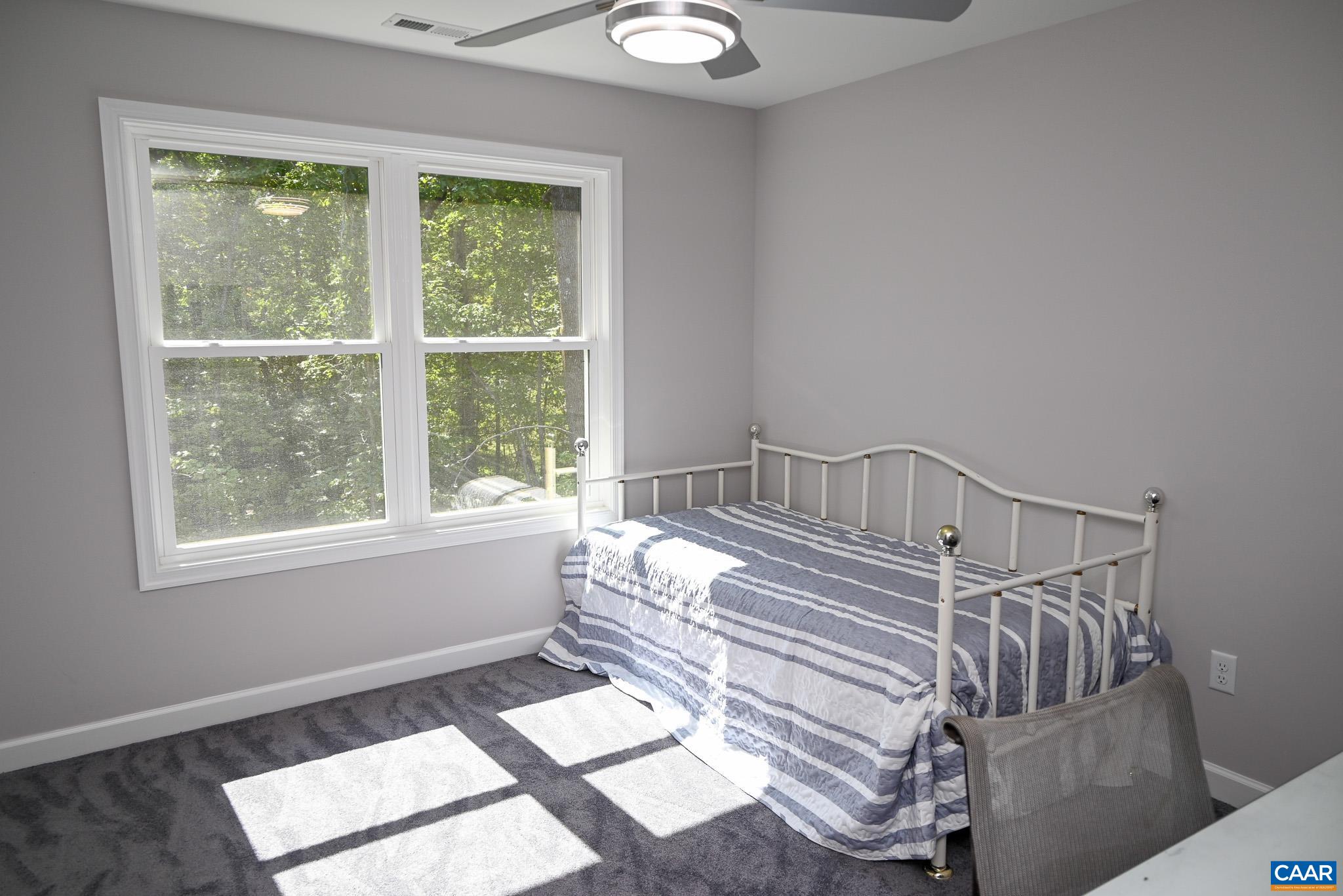 9 SASSAFRAS RD