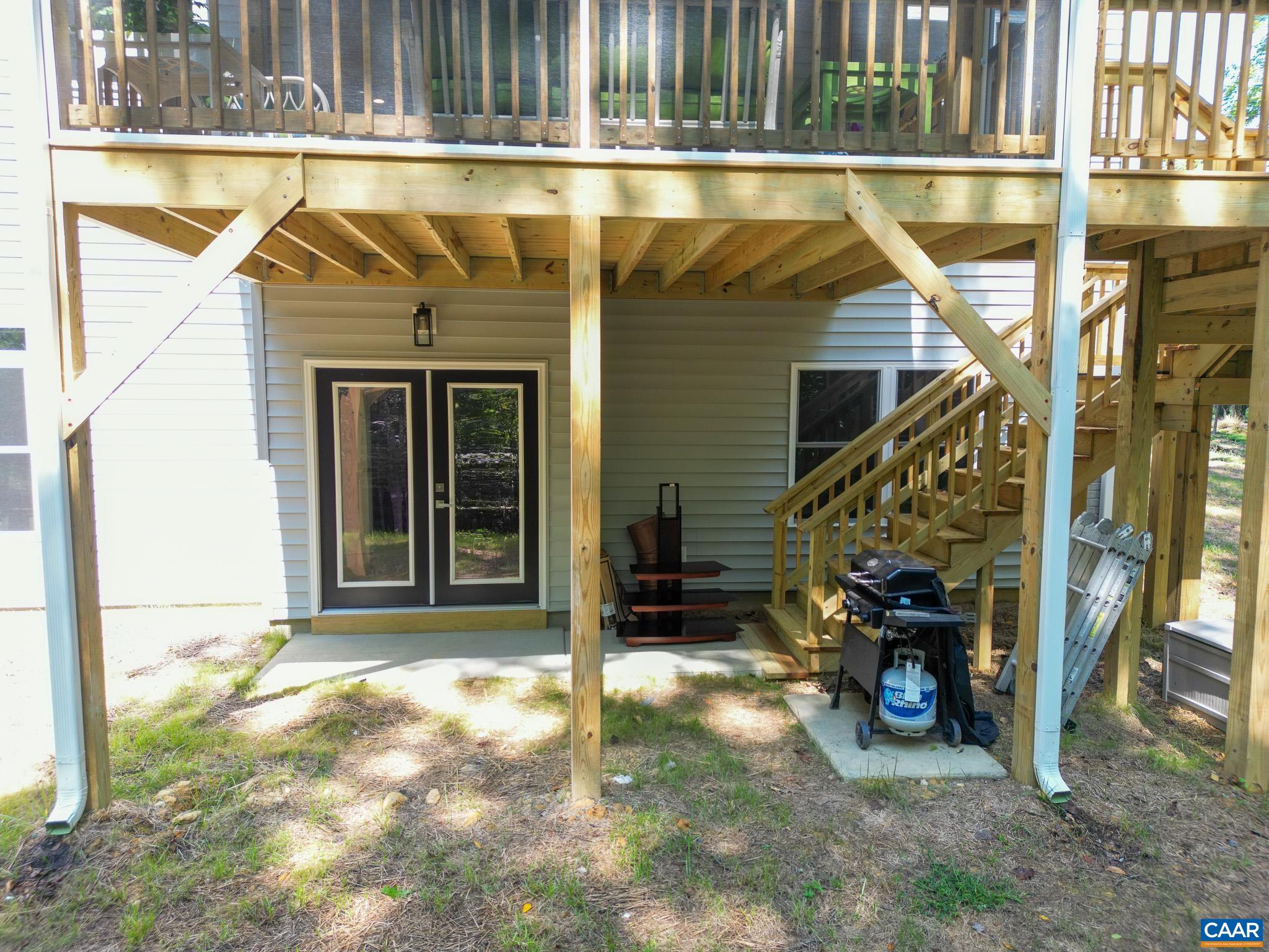 9 SASSAFRAS RD