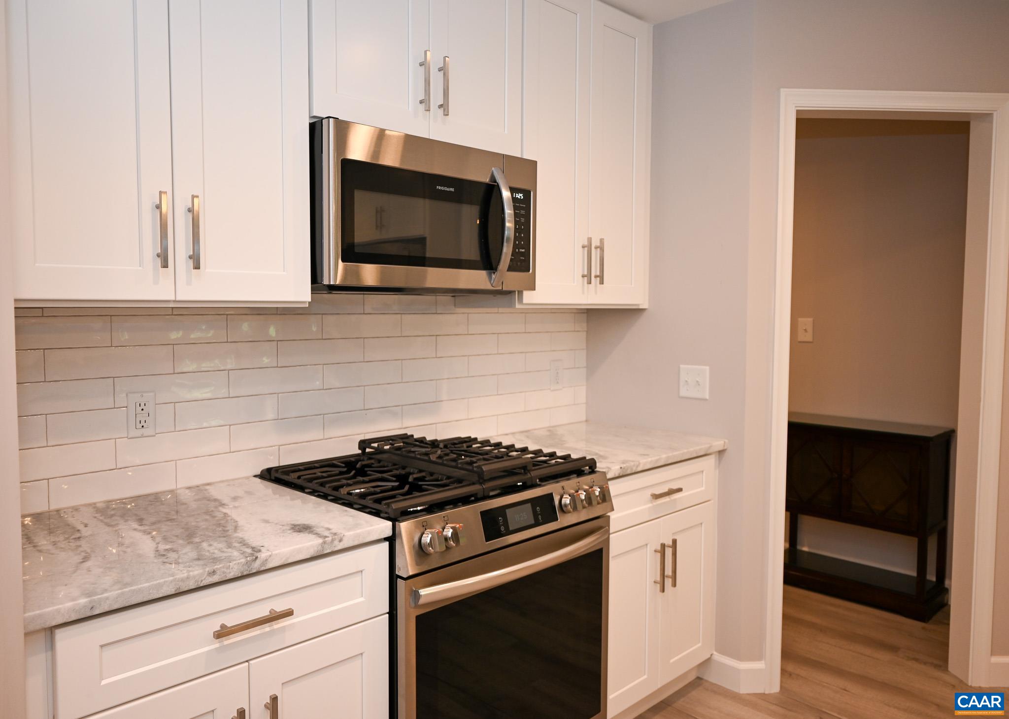 9 SASSAFRAS RD